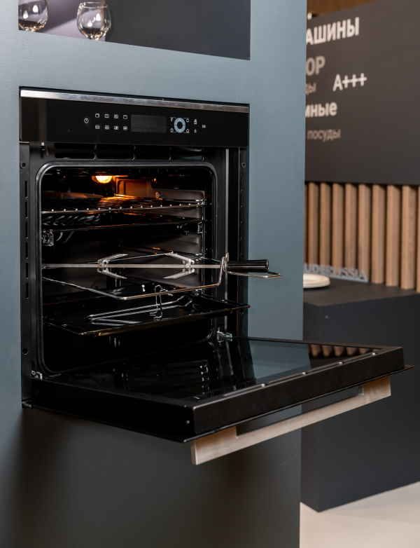 Электрический духовой шкаф GRAUDE BM 60.3 E - ракурс 2