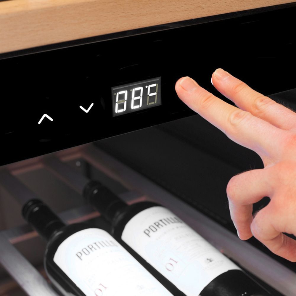 Винный шкаф CASO WineExclusive 66 Smart - ракурс 3