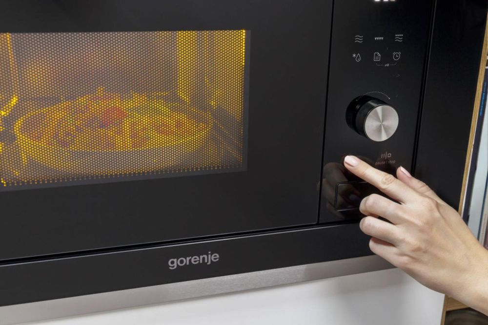 Встраиваемая микроволновая печь GORENJE BMX 201AG1BG - ракурс 4