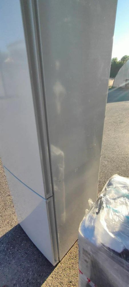 Холодильник BOSCH KGN 39XW30U - ракурс 2