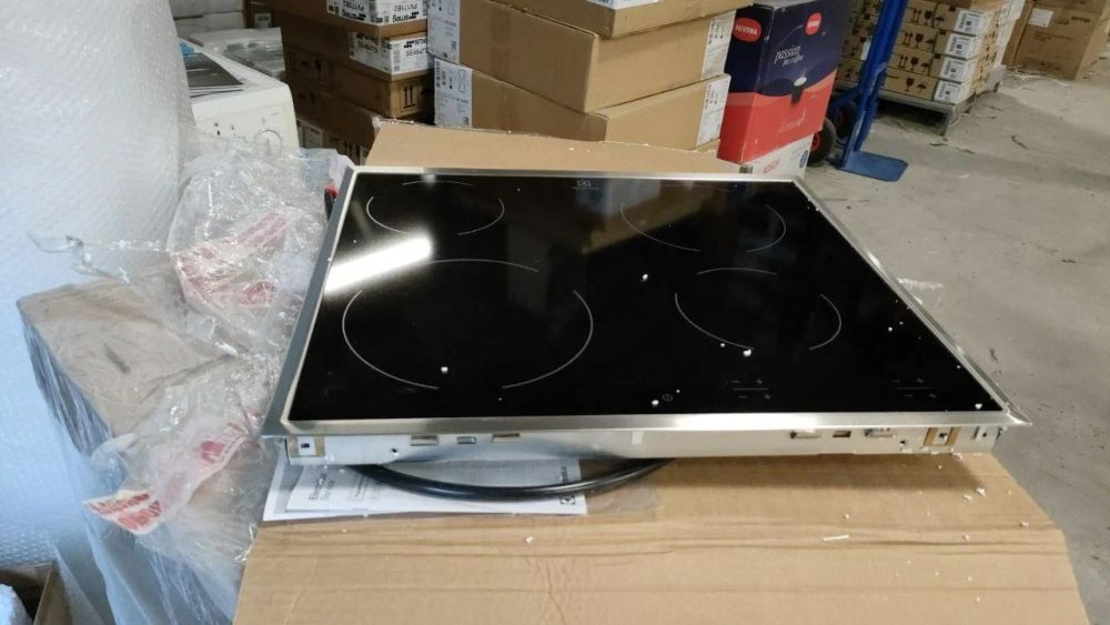 Электрическая варочная панель ELECTROLUX EHF 16240XK - ракурс 2