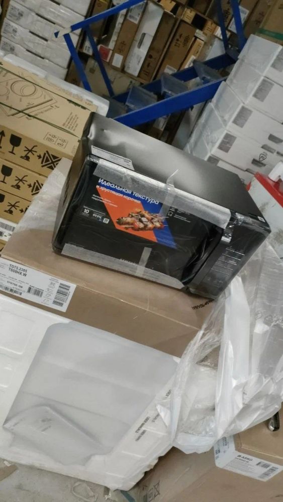 Микроволновая печь SAMSUNG MG23K3513AK - ракурс 3