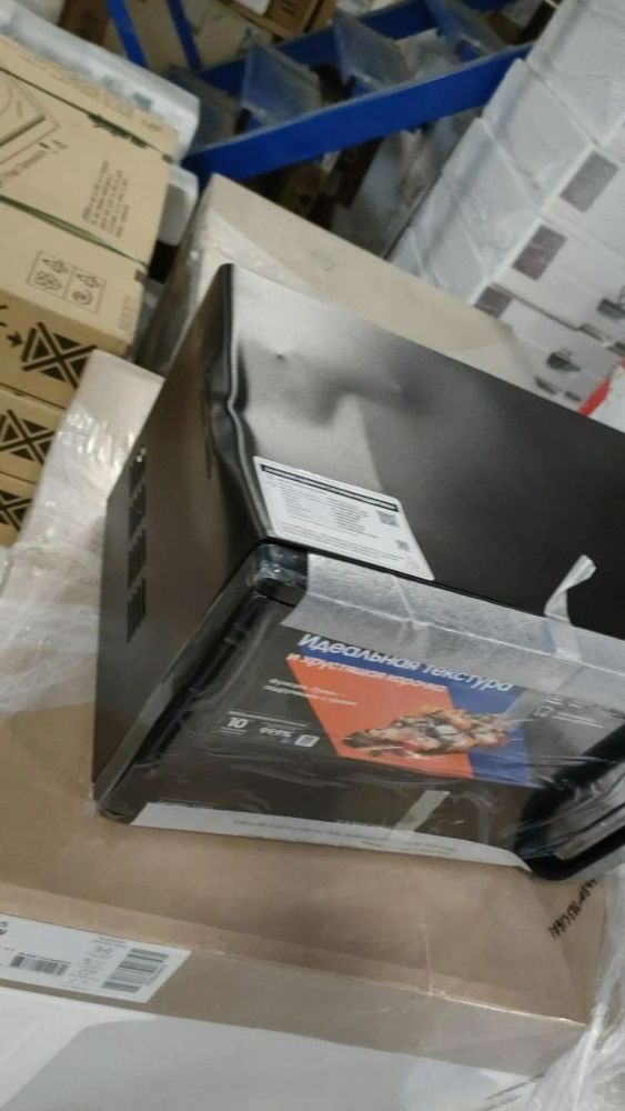 Микроволновая печь SAMSUNG MG23K3513AK - ракурс 4