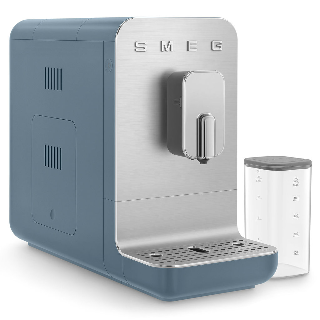 Автоматическая кофемашина SMEG BCC 13SBMEU - ракурс 3
