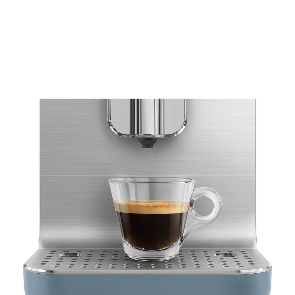 Автоматическая кофемашина SMEG BCC 13SBMEU - ракурс 8