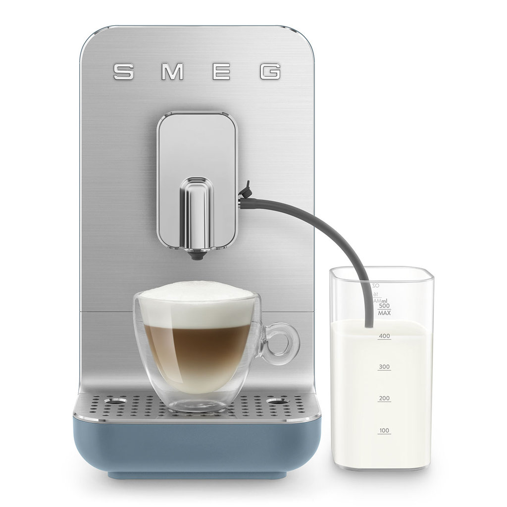 Автоматическая кофемашина SMEG BCC 13SBMEU - ракурс 9