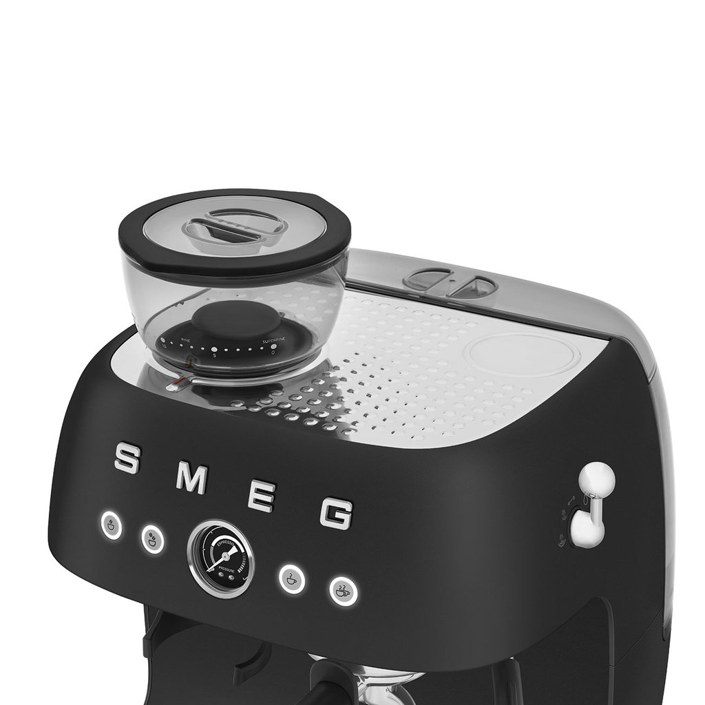 Автоматическая кофемашина SMEG EGF 03BLMEU - ракурс 7