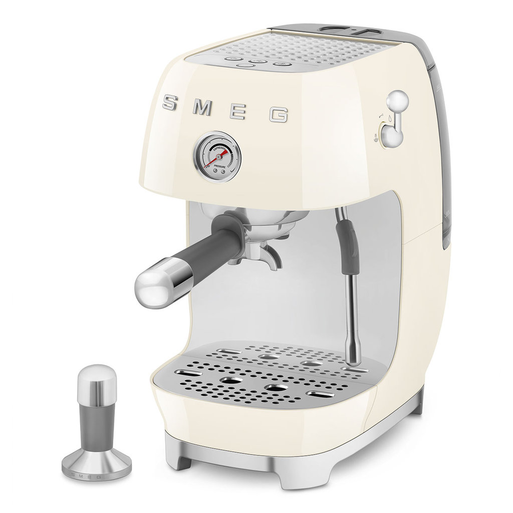 Рожковая кофеварка SMEG ECF 03CREU - ракурс 4