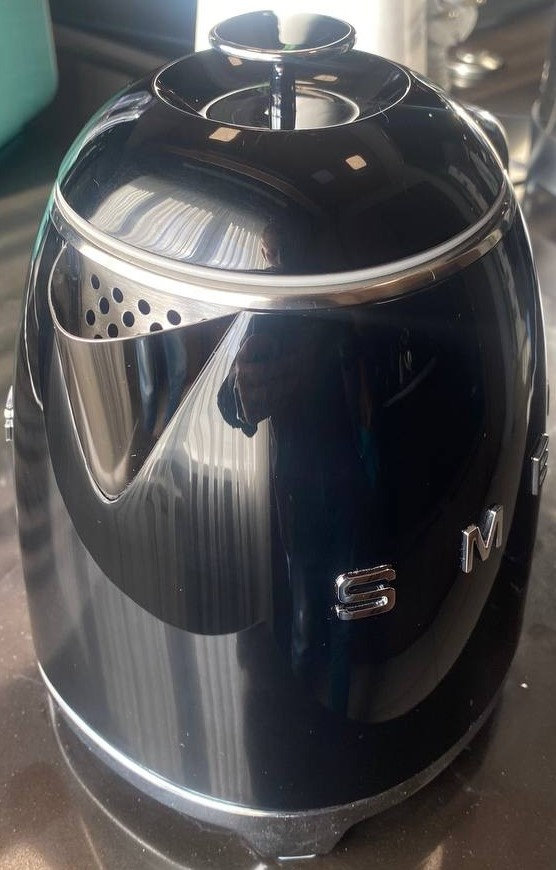 Электрический чайник SMEG KLF 05BLEU - ракурс 4