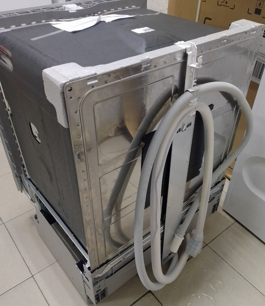Встраиваемая посудомоечная машина BOSCH SMV 24AX00K - ракурс 3