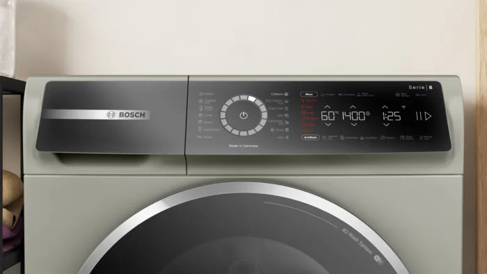 Полноразмерная стиральная машина BOSCH WGB 2440XME - ракурс 2