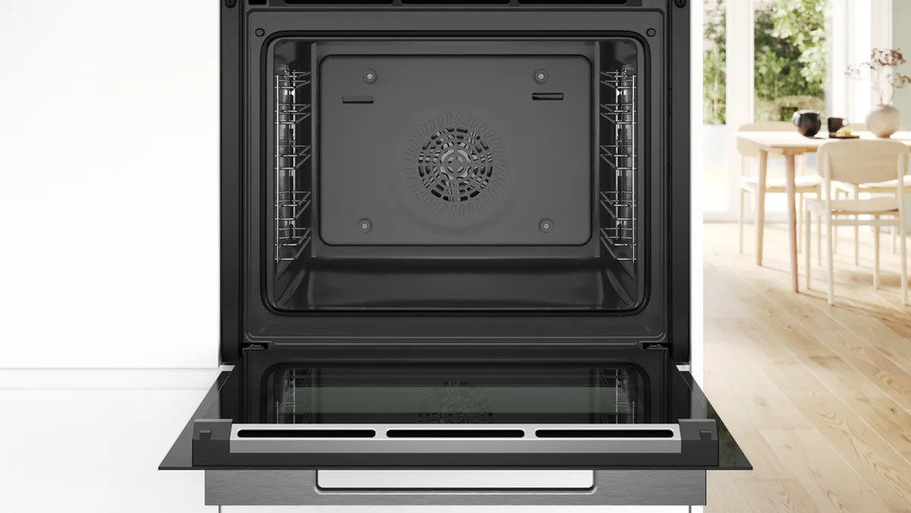 Электрический духовой шкаф BOSCH HBG 7341W1 - ракурс 4