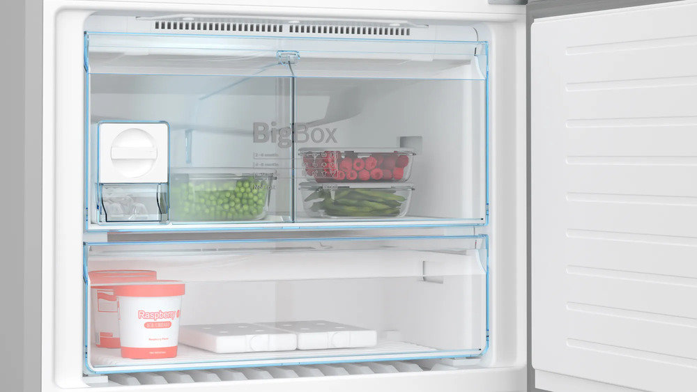 Холодильник BOSCH KGN 86AI32U - ракурс 7