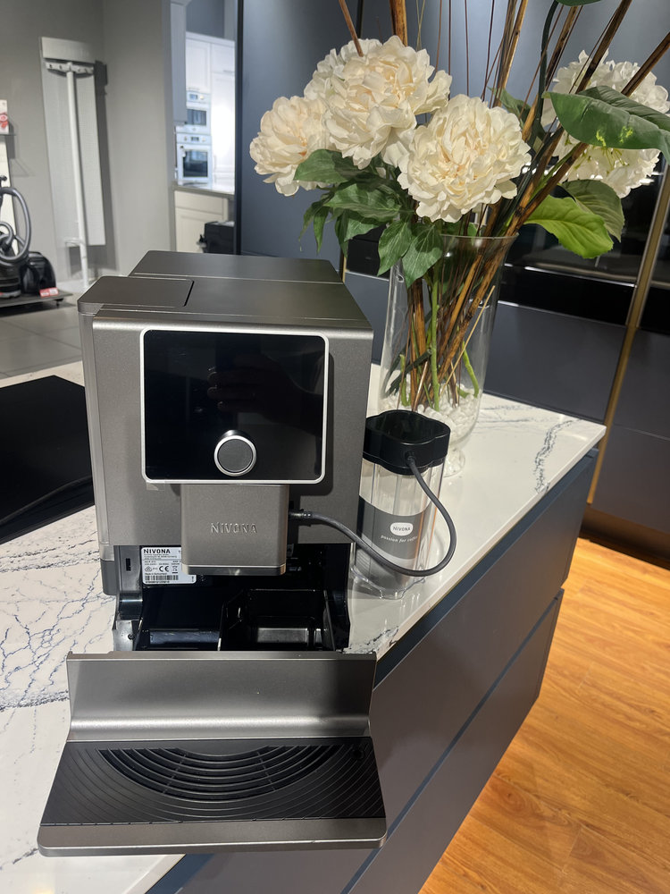 Автоматическая кофемашина NIVONA NICR 970 - ракурс 3