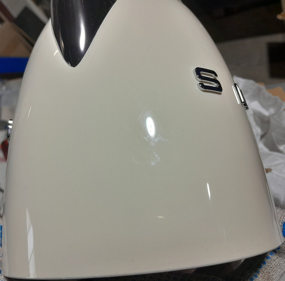 Электрический чайник SMEG KLF 05CREU - ракурс 2