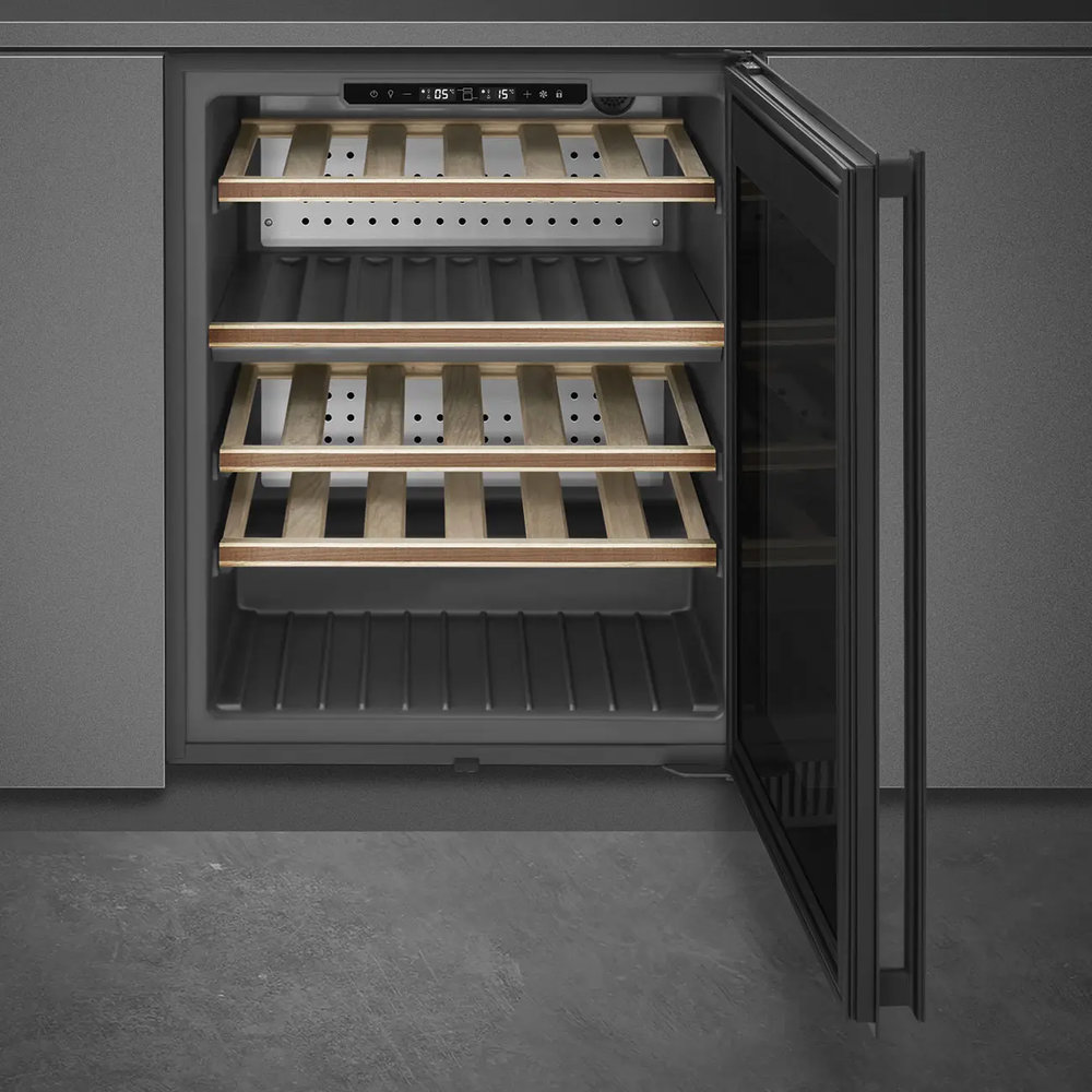 Холодильный шкаф для вина SMEG CVI 638RN1 - ракурс 4